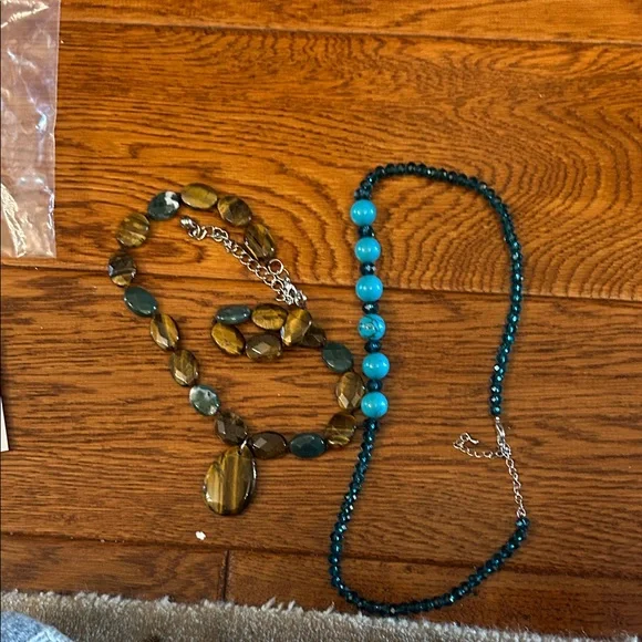 Assorted Jewelry Collection - Picture 5 of 16